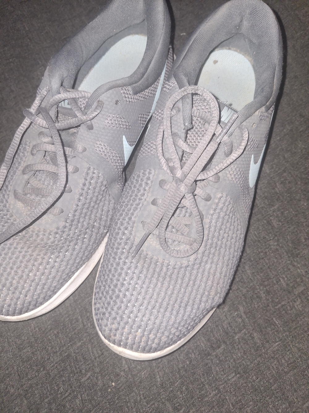 Nike Women's Light Gray Knit Running Shoes with White Swoosh